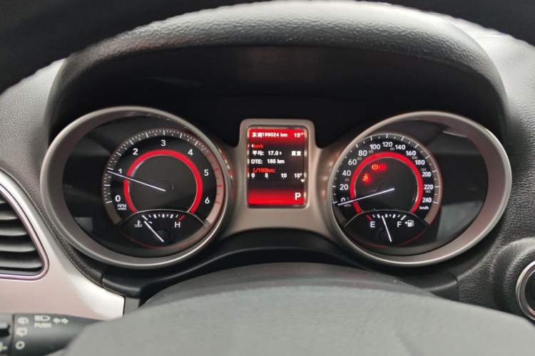 Used Dodge Journey 2015 2.0TD Four-Wheel Drive Luxury Edition Instrument Cluster