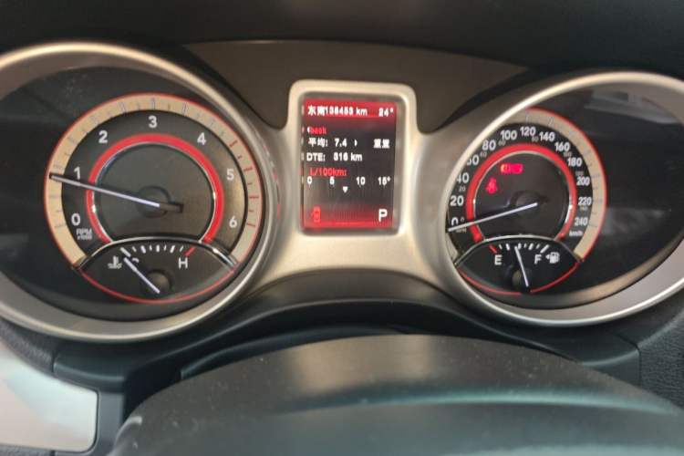 Used Dodge Journey 2015 2.0TD Four-Wheel Drive Luxury Edition Instrument Cluster