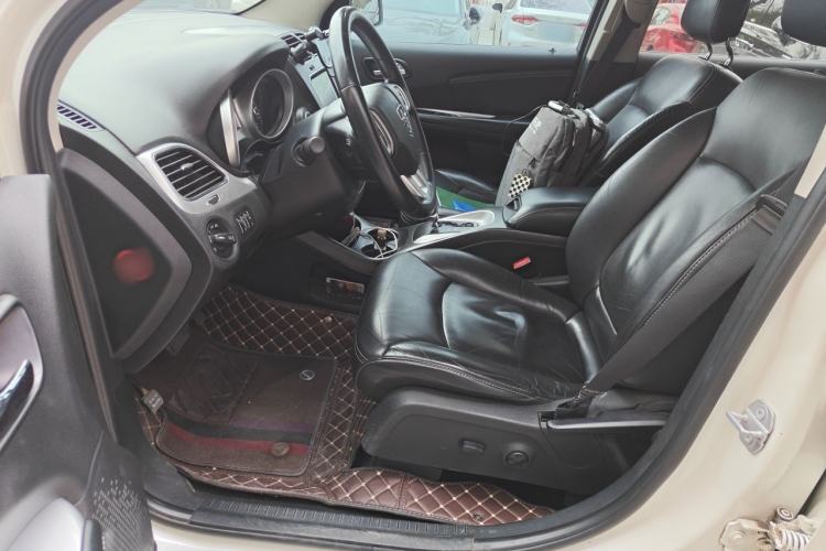 Used Dodge Journey 2015 2.0TD Four-Wheel Drive Luxury Edition Left Front Seat