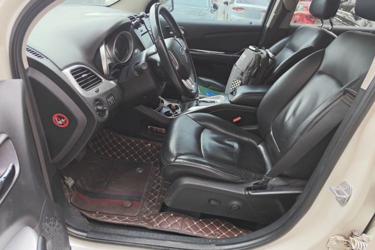 Used Dodge Journey 2015 2.0TD Four-Wheel Drive Luxury Edition Left Front Seat