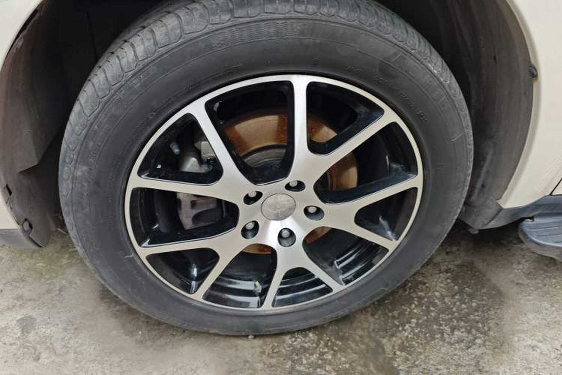 Used Dodge Journey 2015 2.0TD Four-Wheel Drive Luxury Edition Left Front Wheel Hub