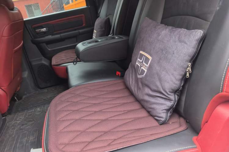 Used Dodge Journey  Left Rear Seat