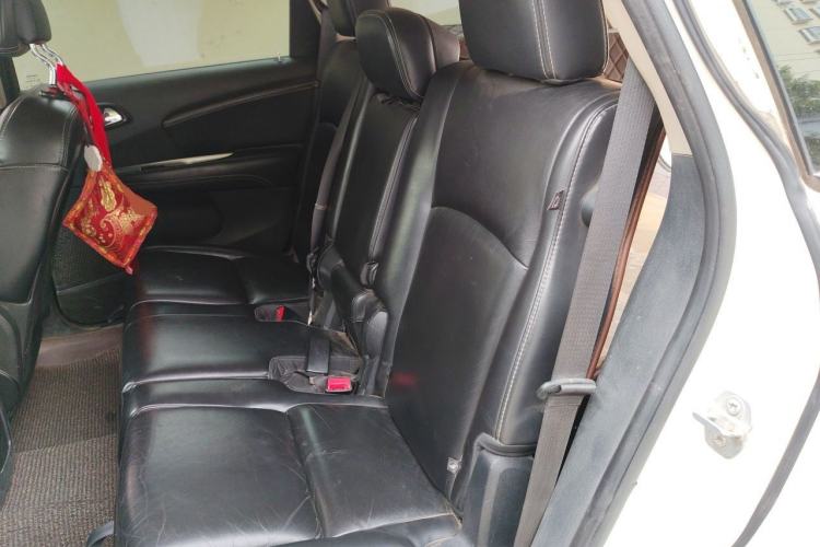 Used Dodge Journey 2015 2.0TD Four-Wheel Drive Luxury Edition Left Rear Seat