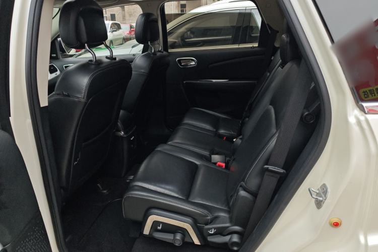 Used Dodge Journey 2015 2.0TD Four-Wheel Drive Luxury Edition Left Rear Seat