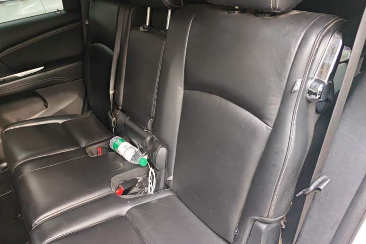 Used Dodge Journey 2015 2.0TD Four-Wheel Drive Luxury Edition Left Rear Seat