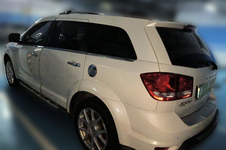 Used Dodge Journey 2015 2.0TD Four-Wheel Drive Luxury Edition Rear Left 45 Deg