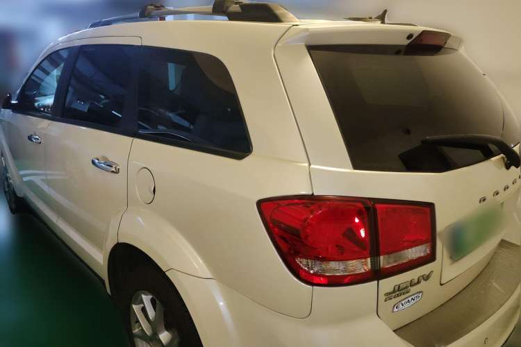 Used Dodge Journey 2015 2.0TD Four-Wheel Drive Luxury Edition Rear Left 45 Deg