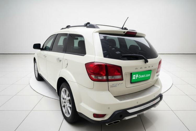 Used Dodge Journey 2015 2.0TD Four-Wheel Drive Luxury Edition Rear Left 45 Deg