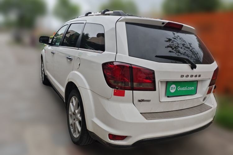 Used Dodge Journey 2015 2.0TD Four-Wheel Drive Luxury Edition Rear Left 45 Deg