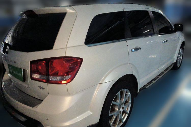Used Dodge Journey 2015 2.0TD Four-Wheel Drive Luxury Edition Rear Right 45 Deg