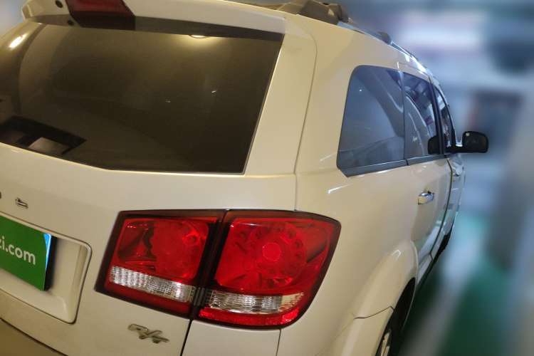 Used Dodge Journey 2015 2.0TD Four-Wheel Drive Luxury Edition Rear Right 45 Deg