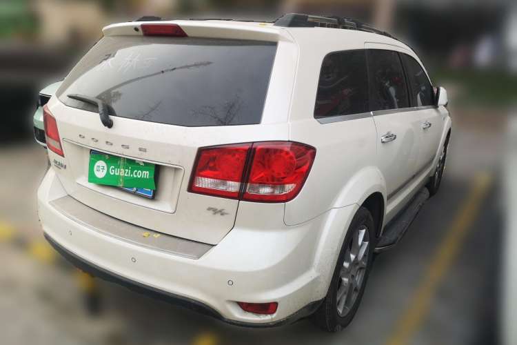Used Dodge Journey 2015 2.0TD Four-Wheel Drive Luxury Edition Rear Right 45 Deg