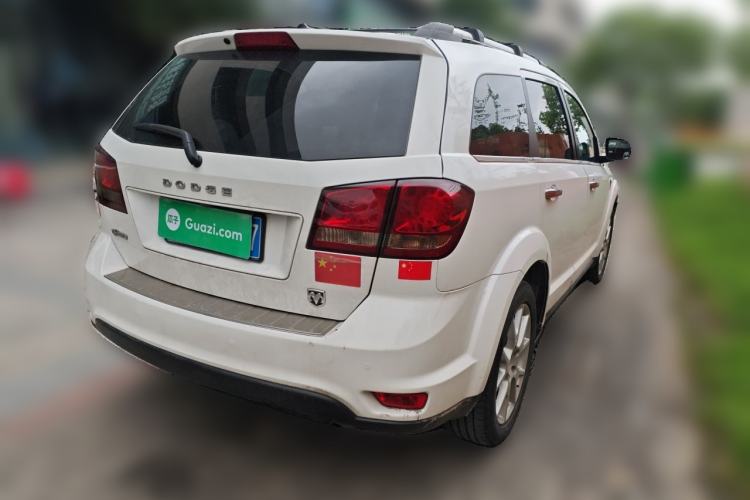 Used Dodge Journey 2015 2.0TD Four-Wheel Drive Luxury Edition Rear Right 45 Deg