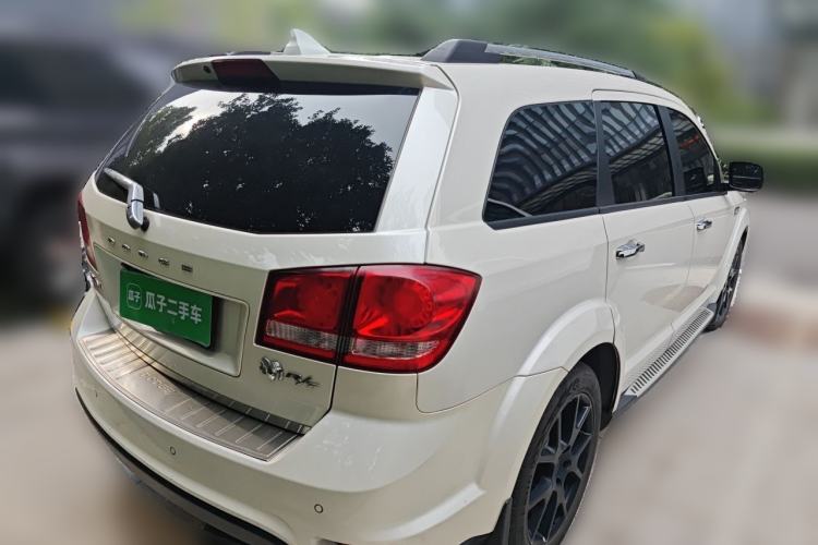 Used Dodge Journey 2015 2.0TD Four-Wheel Drive Luxury Edition Rear Right 45 Deg