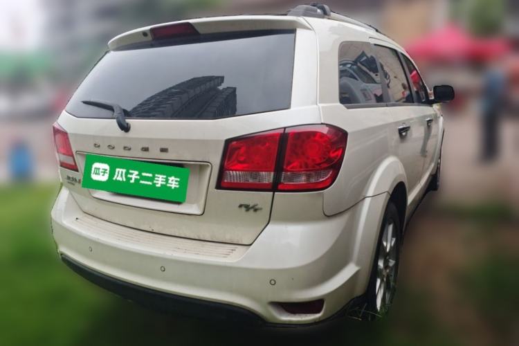 Used Dodge Journey 2015 2.0TD Four-Wheel Drive Luxury Edition Rear Right 45 Deg