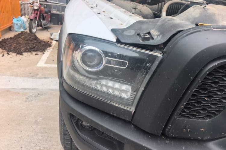 Used Dodge Journey  Right Front Headlight