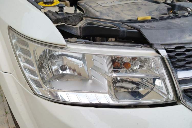 Used Dodge Journey 2015 2.0TD Four-Wheel Drive Luxury Edition Right Front Headlight