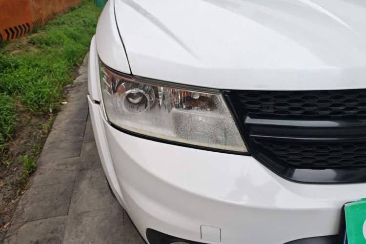 Used Dodge Journey 2015 2.0TD Four-Wheel Drive Luxury Edition Right Front Headlight