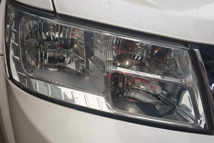 Used Dodge Journey 2015 2.0TD Four-Wheel Drive Luxury Edition Right Front Headlight