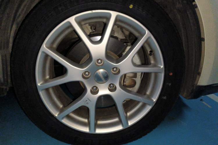 Used Dodge Journey 2015 2.0TD Four-Wheel Drive Luxury Edition Right Front Wheel Hub