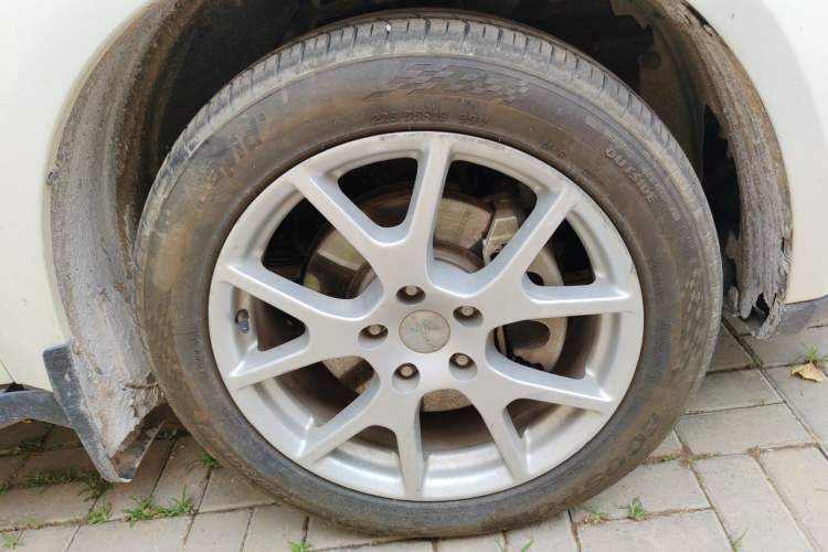 Used Dodge Journey 2015 2.0TD Four-Wheel Drive Luxury Edition Right Front Wheel Hub