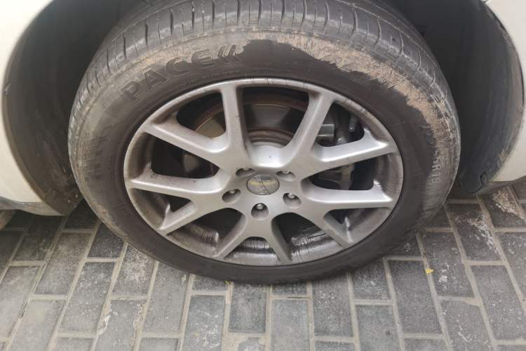 Used Dodge Journey 2015 2.0TD Four-Wheel Drive Luxury Edition Right Front Wheel Hub