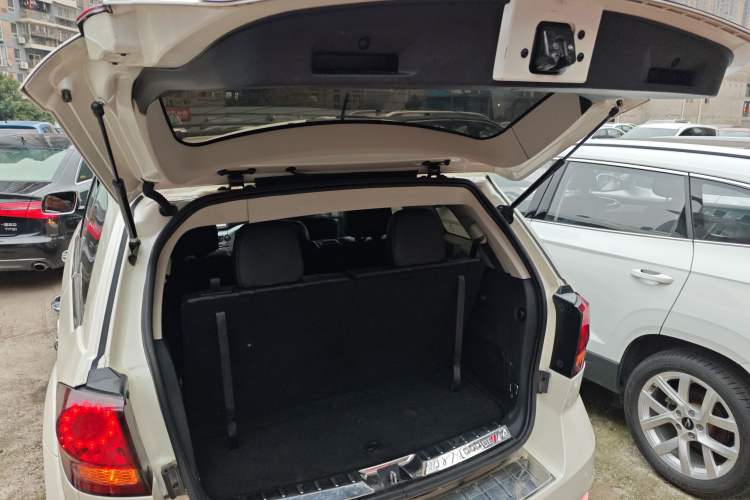 Used Dodge Journey 2015 2.0TD Four-Wheel Drive Luxury Edition Trunk