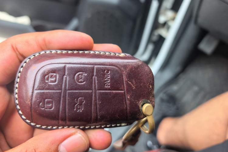 Used Dodge Journey  Vehicle Key
