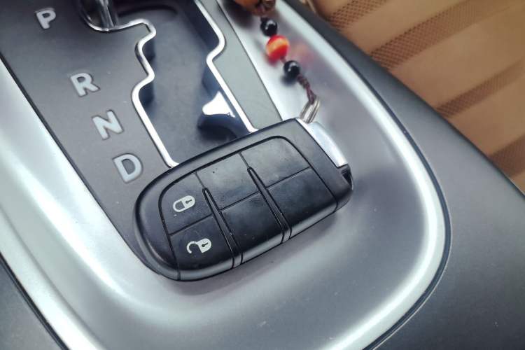 Used Dodge Journey 2015 2.0TD Four-Wheel Drive Luxury Edition Vehicle Key