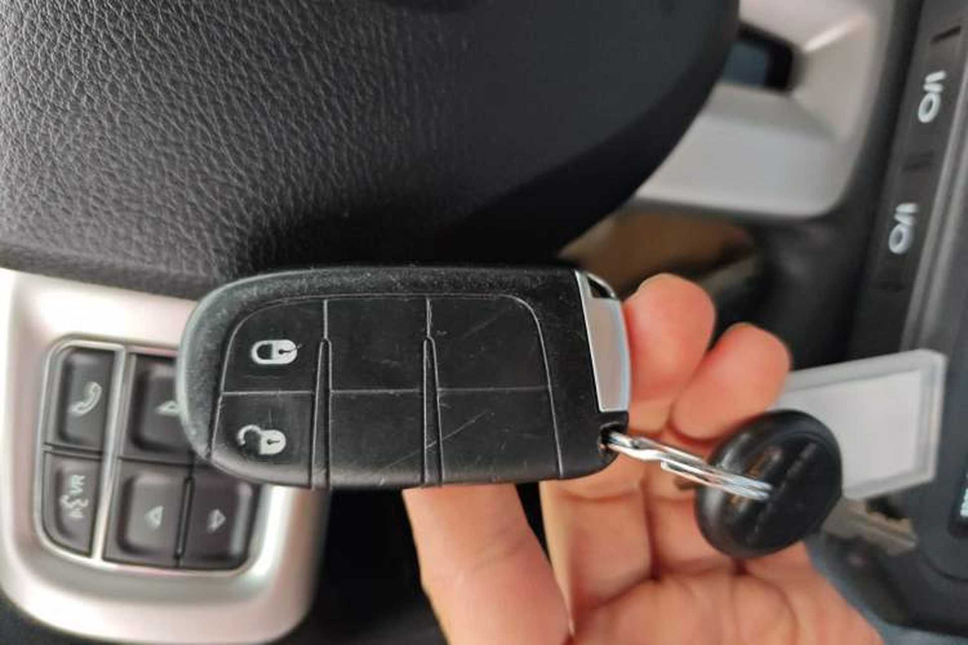 Used Dodge Journey 2015 2.0TD Four-Wheel Drive Luxury Edition Vehicle Key