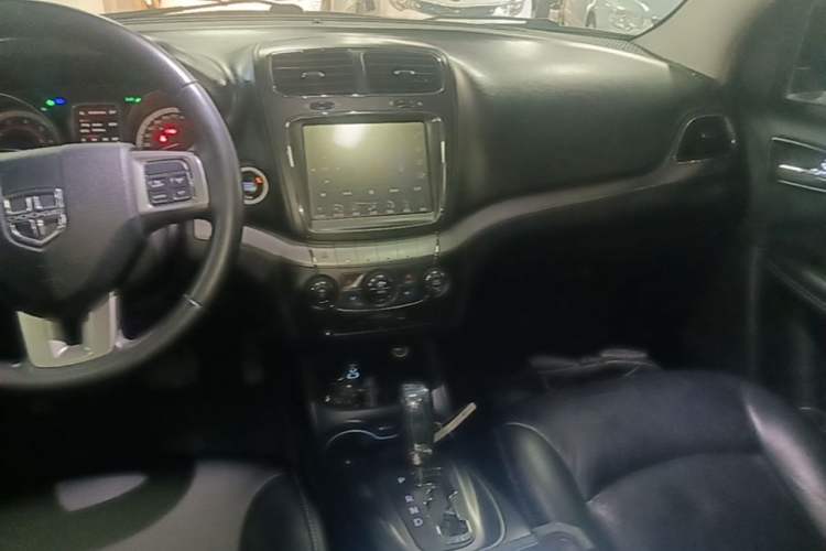 Used Dodge Journey 2016 2.4L Two-Wheel-Drive Touring Edition Audio And AC Panel