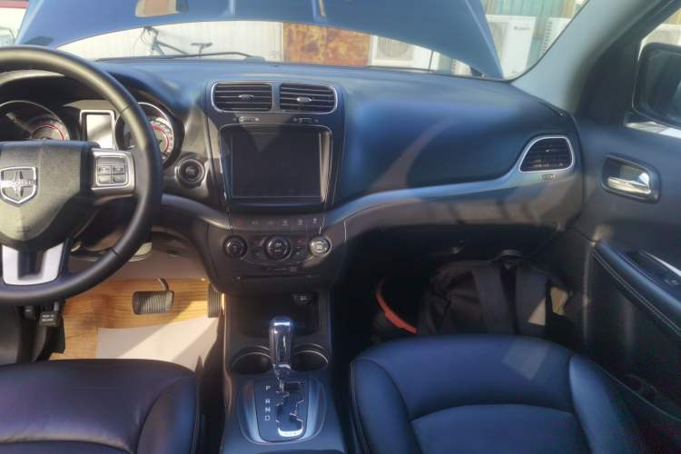 Used Dodge Journey 2016 2.4L Two-Wheel-Drive Touring Edition Audio And AC Panel