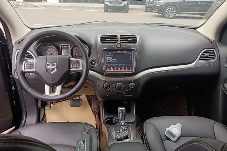 Used Dodge Journey 2016 2.4L Two-Wheel-Drive Touring Edition Center Console
