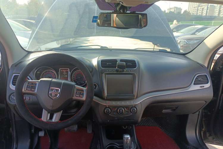 Used Dodge Journey 2016 2.4L Two-Wheel-Drive Touring Edition Center Console