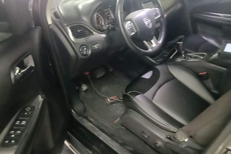 Used Dodge Journey 2016 2.4L Two-Wheel-Drive Touring Edition Driver Seat