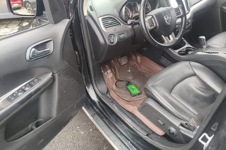 Used Dodge Journey 2016 2.4L Two-Wheel-Drive Touring Edition Driver Seat