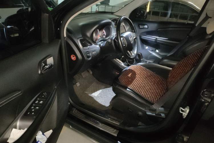 Used Dodge Journey 2016 2.4L Two-Wheel-Drive Touring Edition Driver Seat