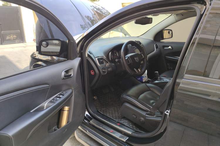 Used Dodge Journey 2016 2.0TD Four-Wheel Drive Touring Edition Driver Seat