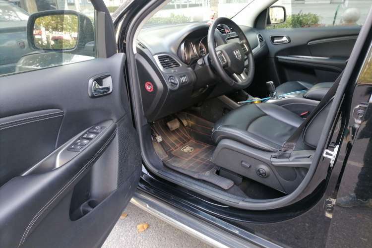 Used Dodge Journey 2016 2.4L Two-Wheel-Drive Touring Edition Driver Seat