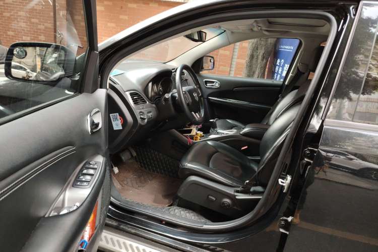 Used Dodge Journey 2016 2.4L Two-Wheel-Drive Touring Edition Driver Seat