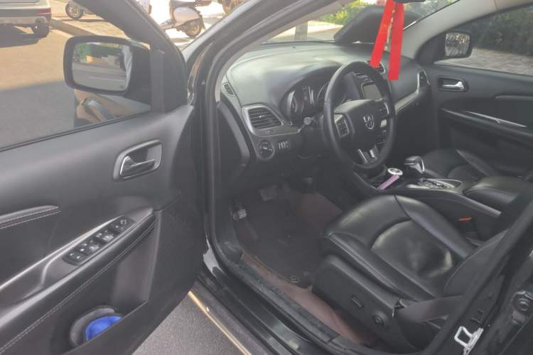 Used Dodge Journey 2016 2.0TD Four-Wheel Drive Touring Edition Driver Seat