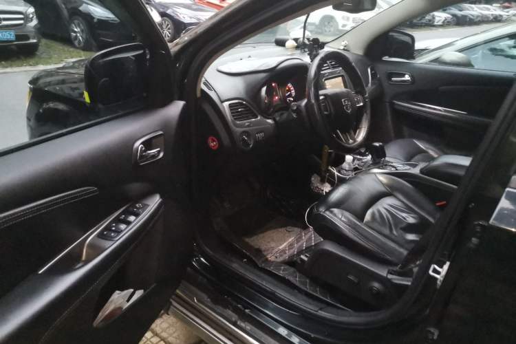 Used Dodge Journey 2016 2.4L Two-Wheel-Drive Touring Edition Driver Seat