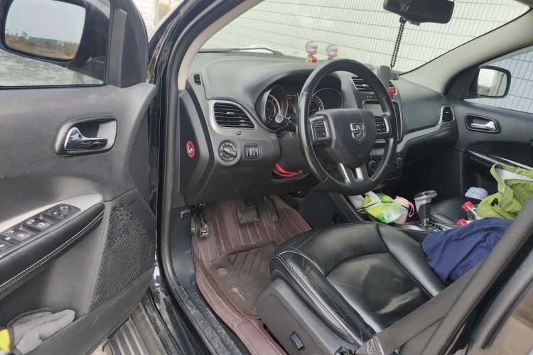 Used Dodge Journey 2016 2.0TD Four-Wheel Drive Touring Edition Driver Seat