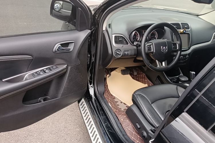 Used Dodge Journey 2016 2.4L Two-Wheel-Drive Touring Edition Driver Seat
