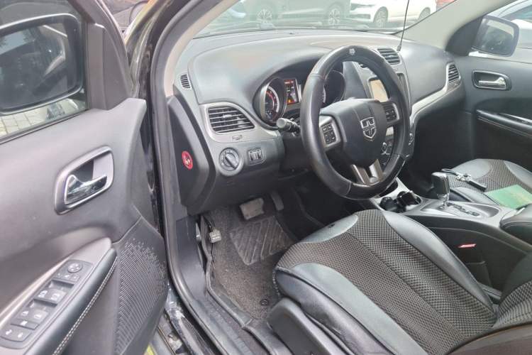 Used Dodge Journey 2016 2.4L Two-Wheel-Drive Touring Edition Driver Seat
