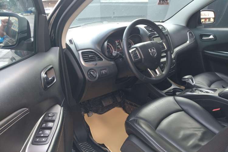 Used Dodge Journey 2016 2.4L Two-Wheel-Drive Touring Edition Driver Seat