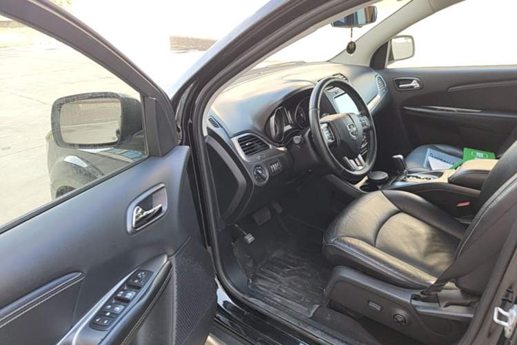 Used Dodge Journey 2016 2.4L Two-Wheel-Drive Touring Edition Driver Seat
