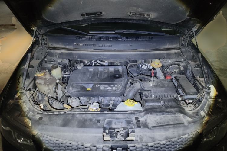 Used Dodge Journey 2016 2.4L Two-Wheel-Drive Touring Edition Engine Bay
