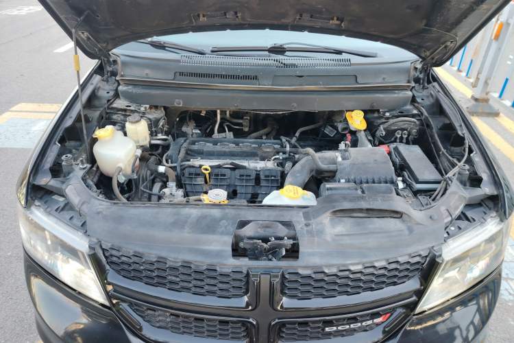 Used Dodge Journey 2016 2.4L Two-Wheel-Drive Touring Edition Engine Bay