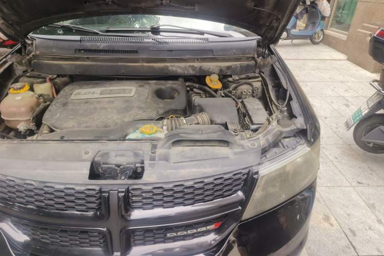 Used Dodge Journey 2016 2.0TD Four-Wheel Drive Touring Edition Engine Bay Left